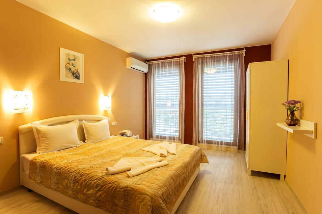 Aparthotel Prostor Каварна Екстер'єр фото